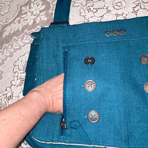 OGIO Crossbody Laptop Tablet Book Bag - Picture 6 of 15